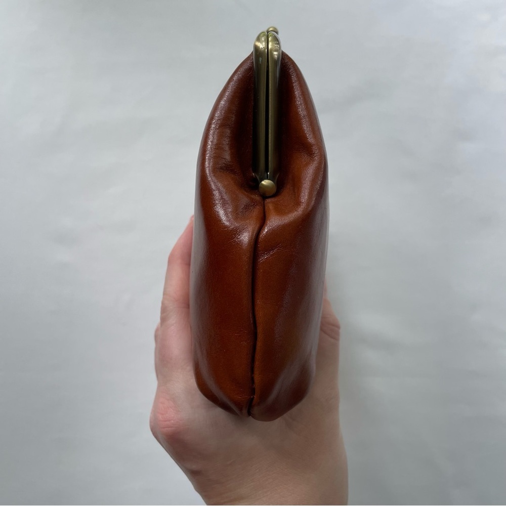 Classic Brown Leather Kiss-Lock Clutch - Picture 9 of 16